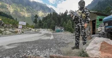 Ladakh Chinese soldiers roaming in India's border, Indian army caught