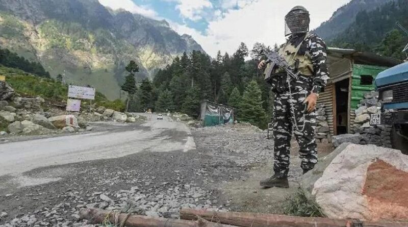 Ladakh Chinese soldiers roaming in India's border, Indian army caught