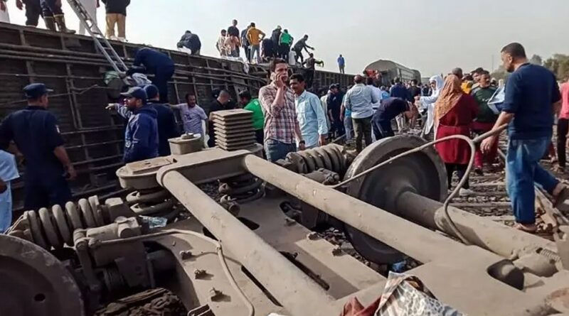 Major accident in Egypt, derailed train, around 100 people injured