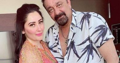 Sanjay Dutt's wife Manyata Dutt set the internet on fire with her sizzling picture