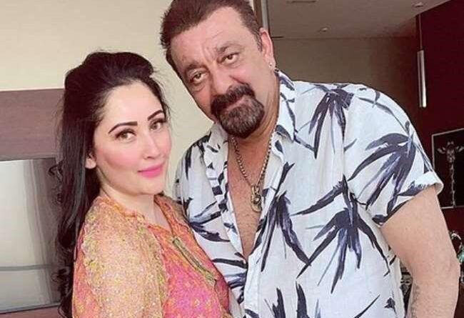 Sanjay Dutt's wife Manyata Dutt set the internet on fire with her sizzling picture